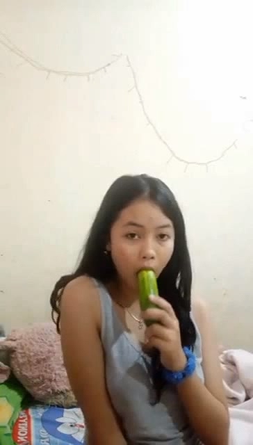 Abg SMP Colmek Timun Mekinya Lagi Sange