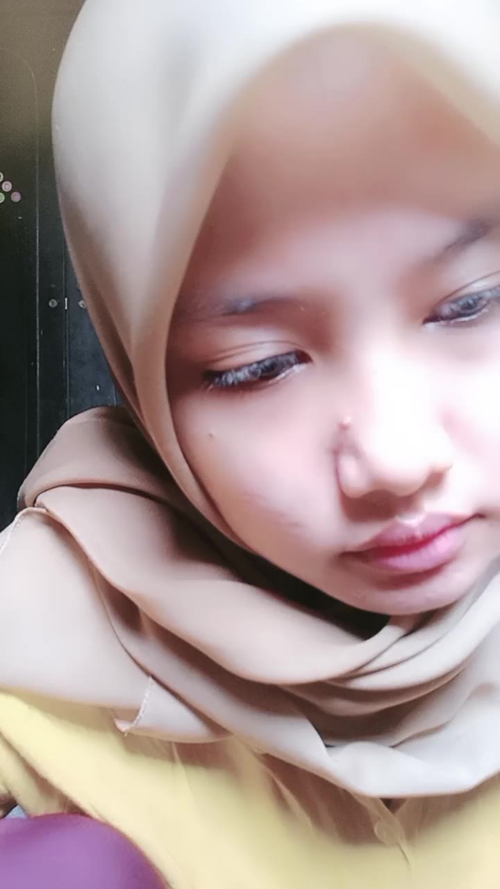 Canya Jilbab Memberanikan Diri Live Buka Bukaan