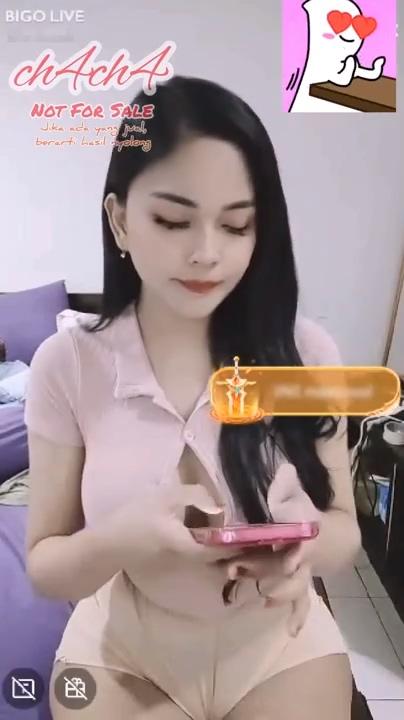 Chacha Cantik Colmek Keluar Busa