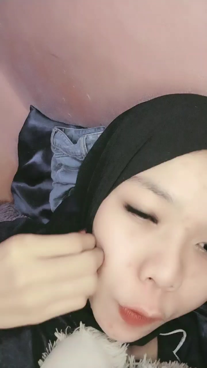 Cristy Ukhti Jilbab Spil Meki CD Merah