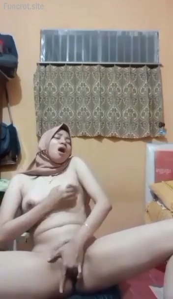 Fitria Sange Berat Tak Tahan Pengen Ngobel