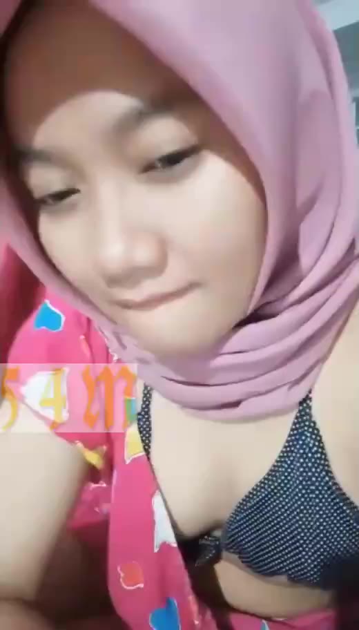 Janda Jilbab Pamer TT Barbar!