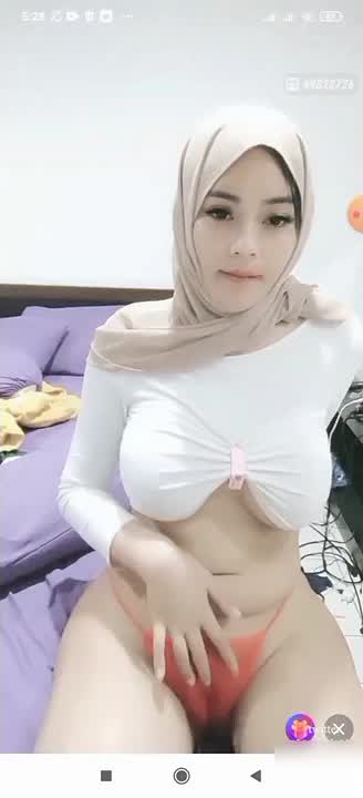 Rosita Cewek Jilbab Cantik Pamer Selangkangan