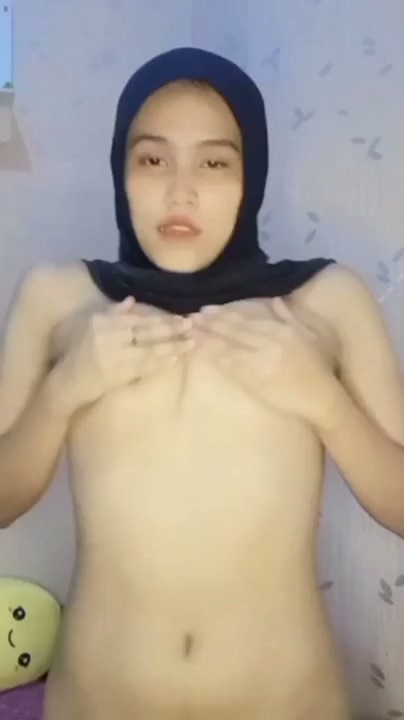 Kak Elgaaa Bertudung Remas TT Elus Memeknya