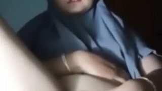 Memek Becek Mbak Nani Janda Jilbab Horny Colmek