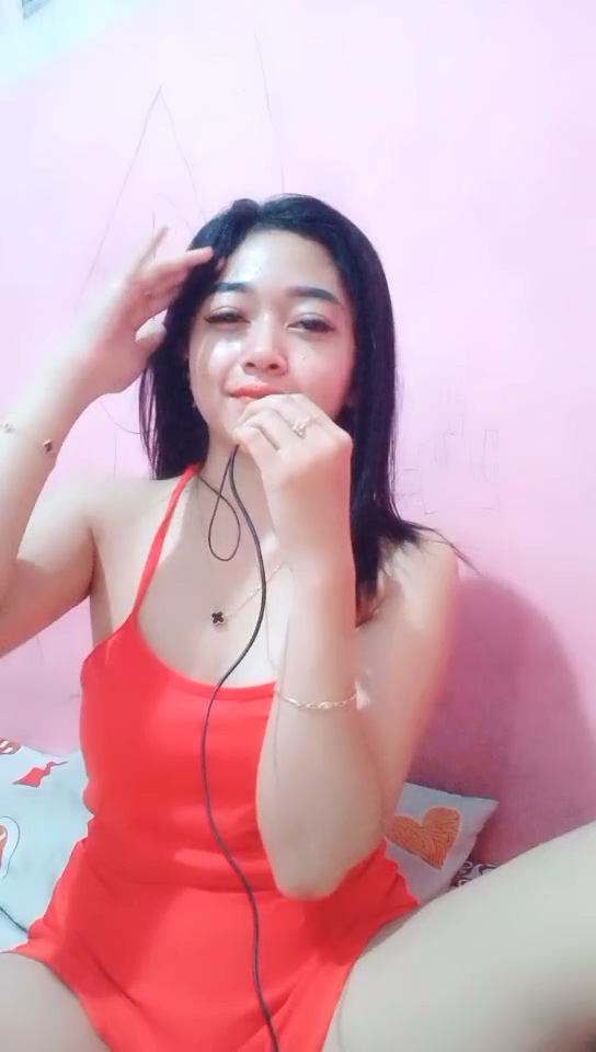 Si Cantik Baju Merah Live Bugil Pamer Memek