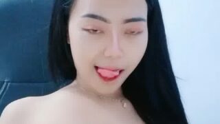 Ketika Tante Cantik Ini Live Bikin Ngaceng